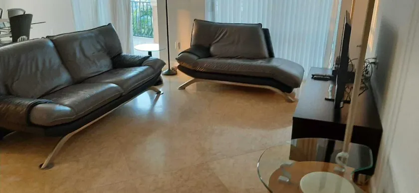 Located at the heart off Sunny Isles Beach Florida - Image 1
