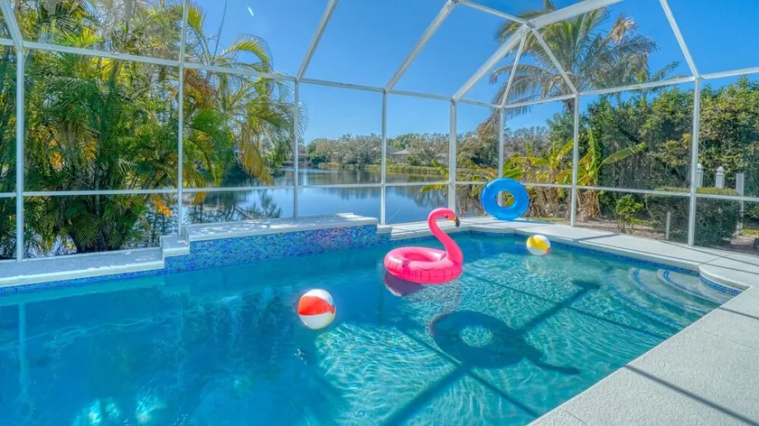 Turtle Cove! Nur 15 Minuten zu Anna Maria Island. Seeblick, geheizter Pool, Kino - Image 1
