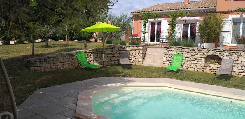Charmantes Ferienhaus mit eigener Terrasse und Pool - Image 1