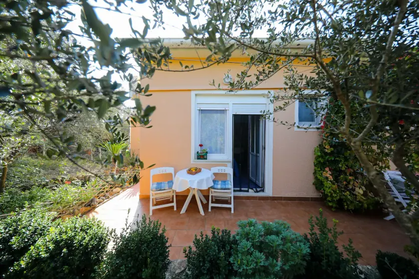 Studio flat with terrace Brbinj, Dugi otok (AS-8160-a) - Image 1