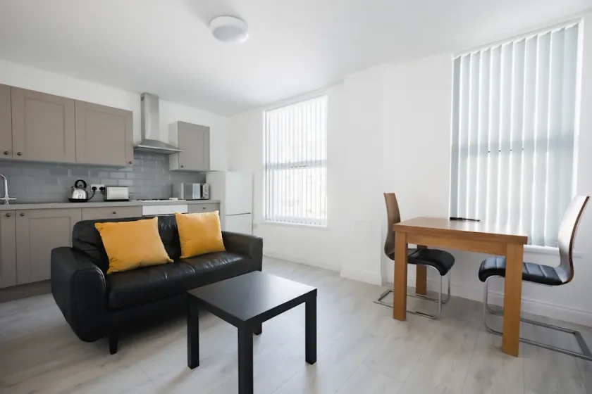 Platform Stadium Apartment - Image 1