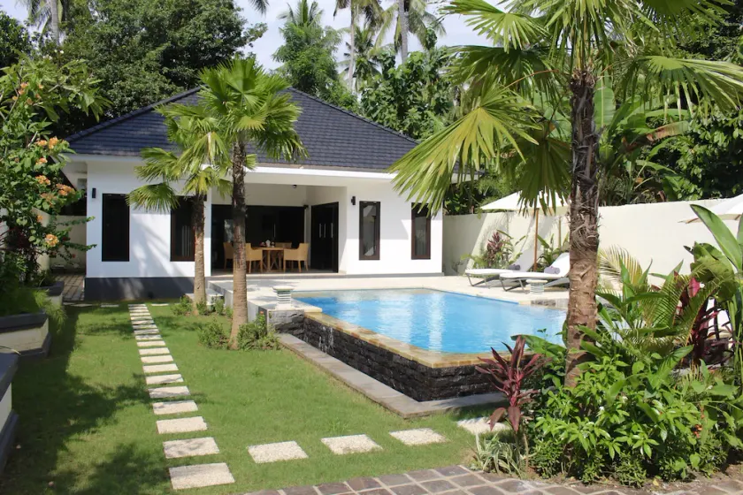 Villa in a wooded area by Lovina - Image 1