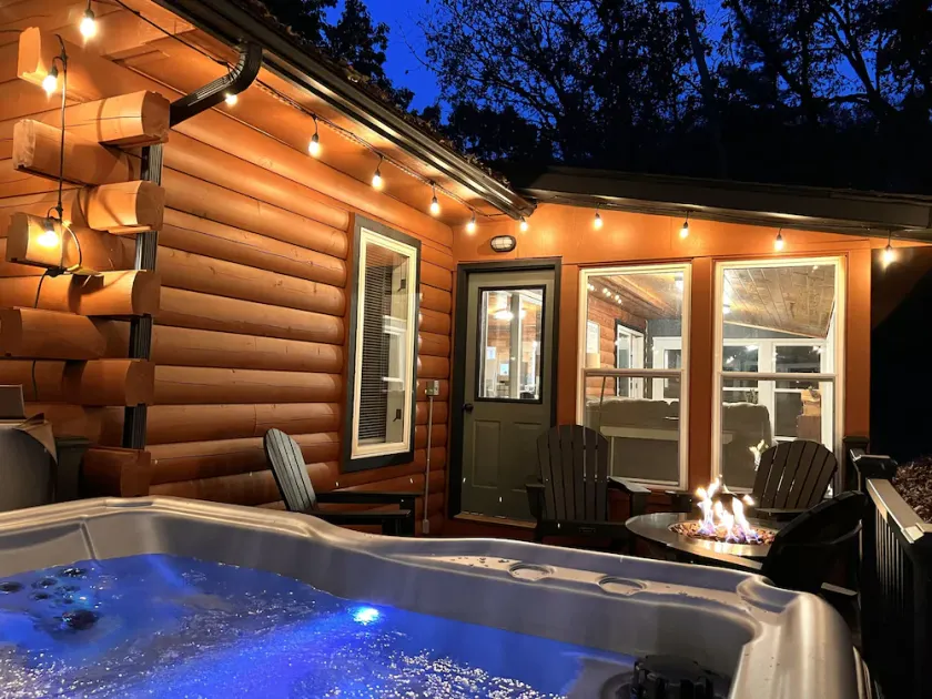 Cub Cabin on Massanutten Resort- Fully Renovated Log Cabin- Hot Tub & Fire Pit - Image 1