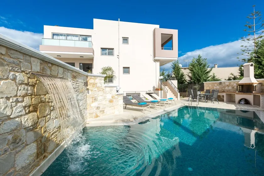 Peris Villa - Image 1