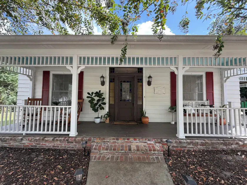 Historic home in downtown /  walking distance to restaurants and local breweries - Image 1