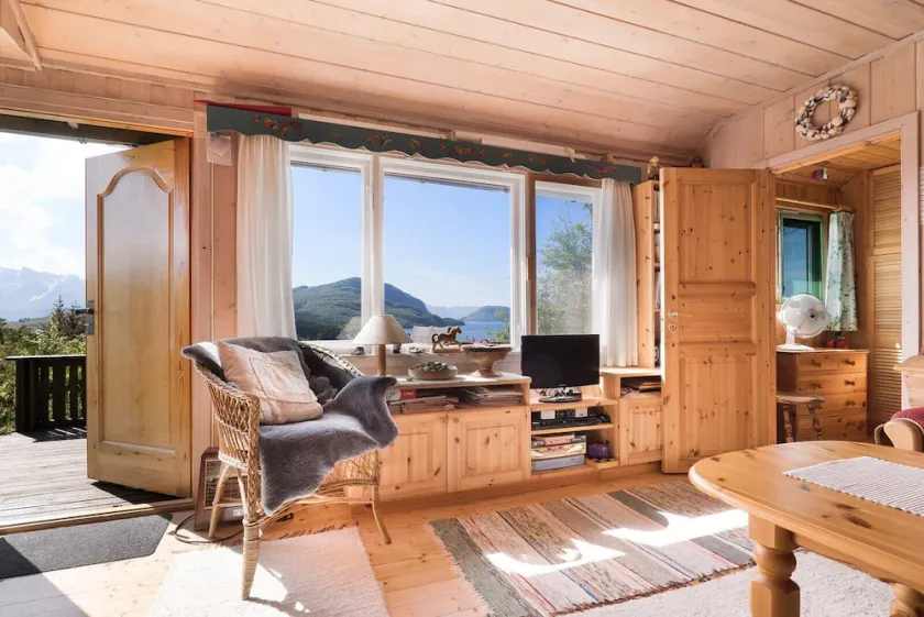 Cabin - Sleeps 6 - Pets Ok - Pato - Parking - Image 1