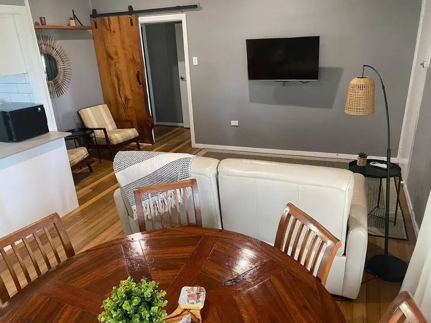 Modern and Stylish 3Bed 2Bath home Townsville - Image 1