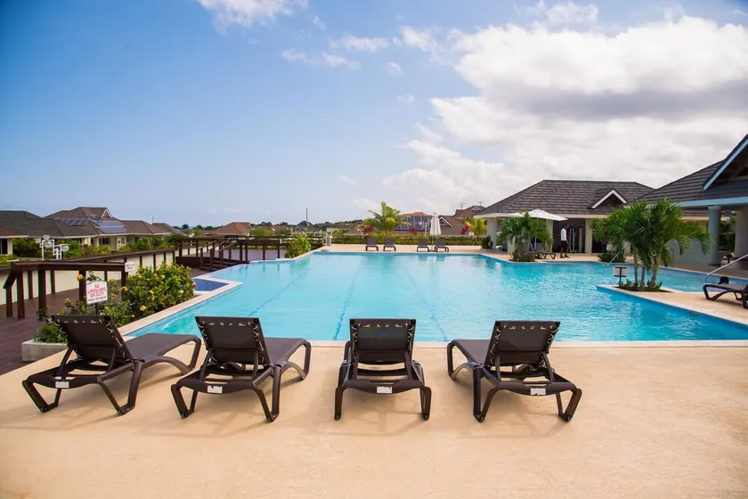 Sunshine Paradise Villa - Image 1