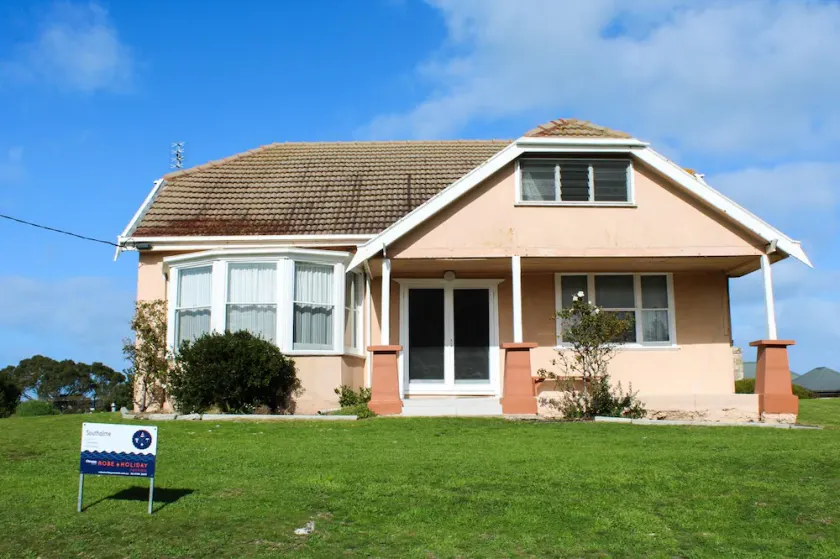 Southolme - Pets welcome - Outside & Laundry Only. Holiday on a budget! - Image 1
