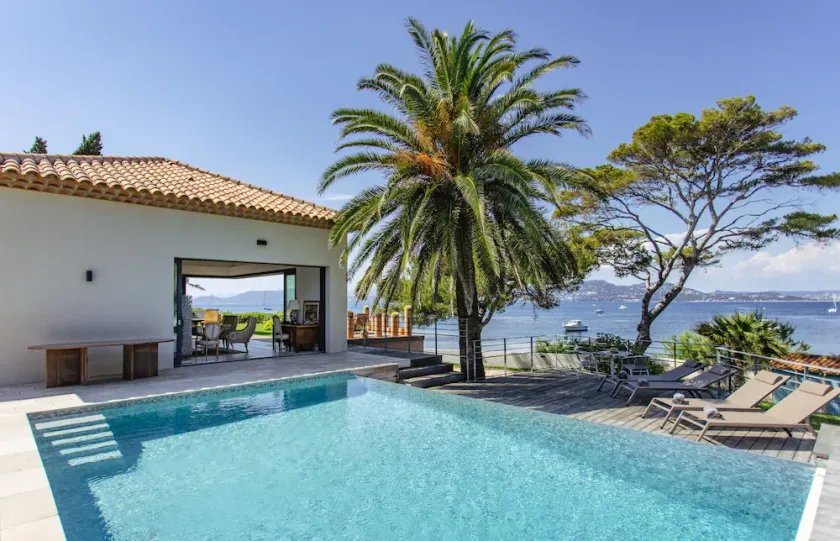 Villa de la Madrague Vue Mer à 200m de la Plage sur La Presqu' île de Giens Sea and Mountain Pleasure - Image 1