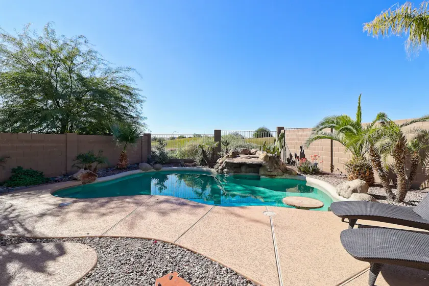 Heated Pool on Golf Course with Mountain Views. - Image 1