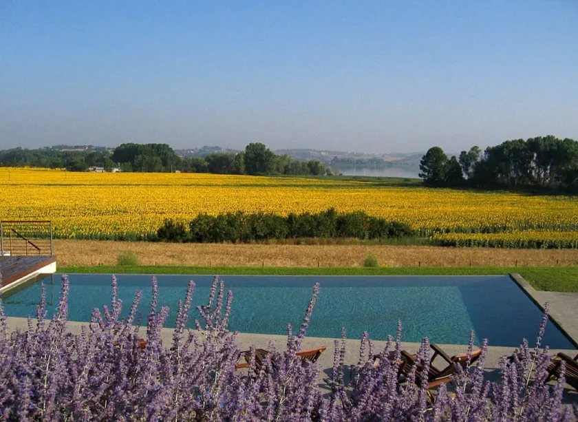 Tuscan Holiday Home with Pool - Image 1