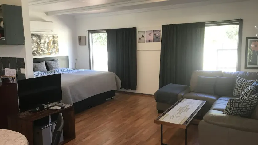 1 Bedroom Beach Studio7 - Image 1
