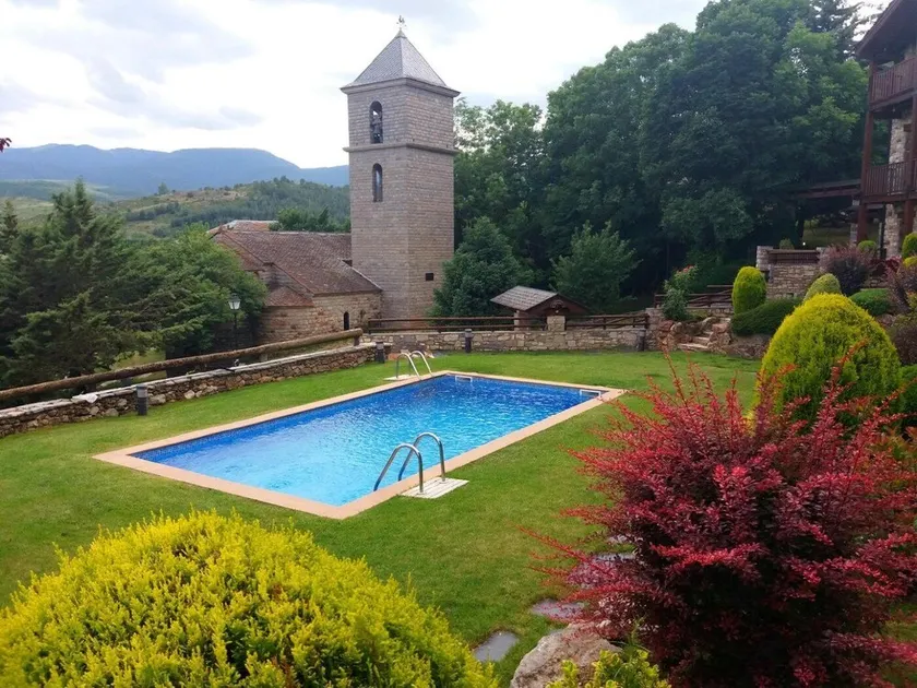 Adosada 3 hab. Piscina, Chimenea, Vistas Cadí, 8 Pax - Image 1