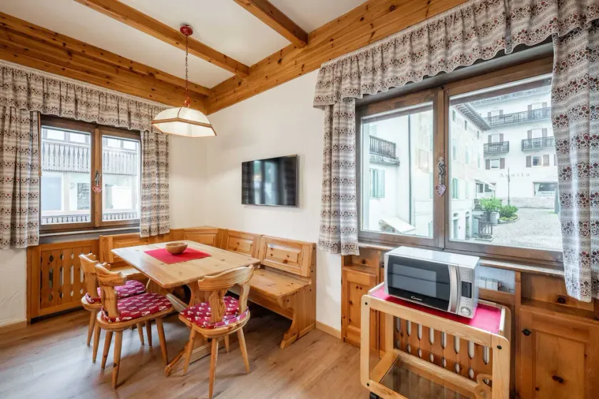 Lovely 2 bedroom flat in Corso Italia with parking - Image 1