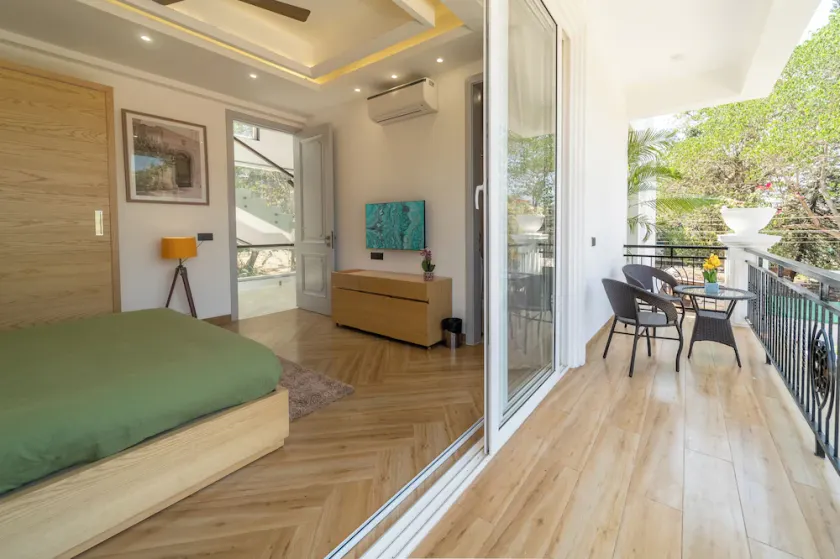 ELIVAAS Fernweh 4 BHK with Pool - Image 1