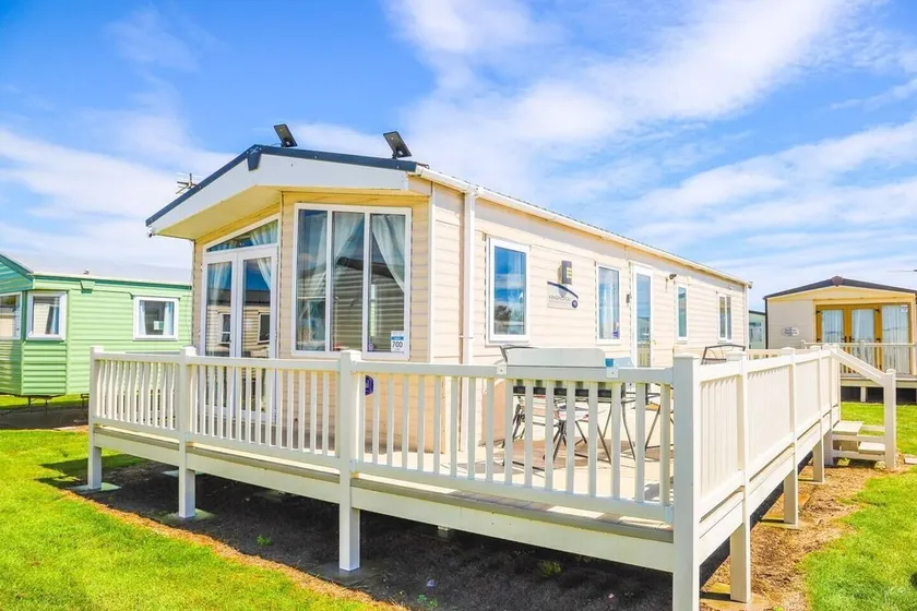 Big Skies Platinum Plus Holiday Home with Wifi, Netflix, Dishwasher, Decking - Image 1