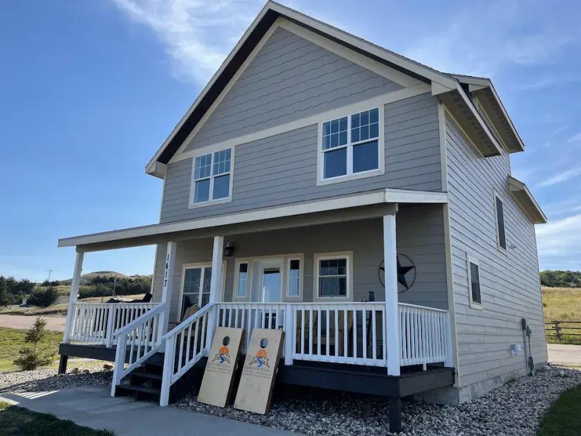 Entire home steps from the Missouri River! - Image 1