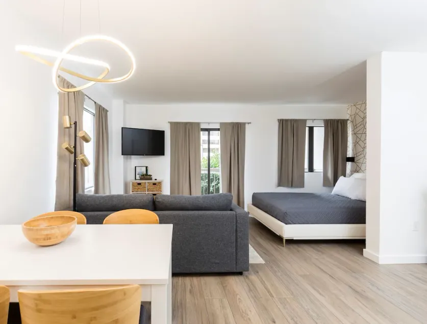 Modern Studio on I-Drive - pool + parking included - Image 1