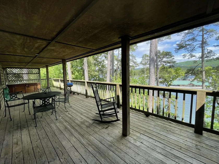 C8, Two bedroom, two bath log-sided, lake view luxury cottage with hot tub by RedAwning - Image 1