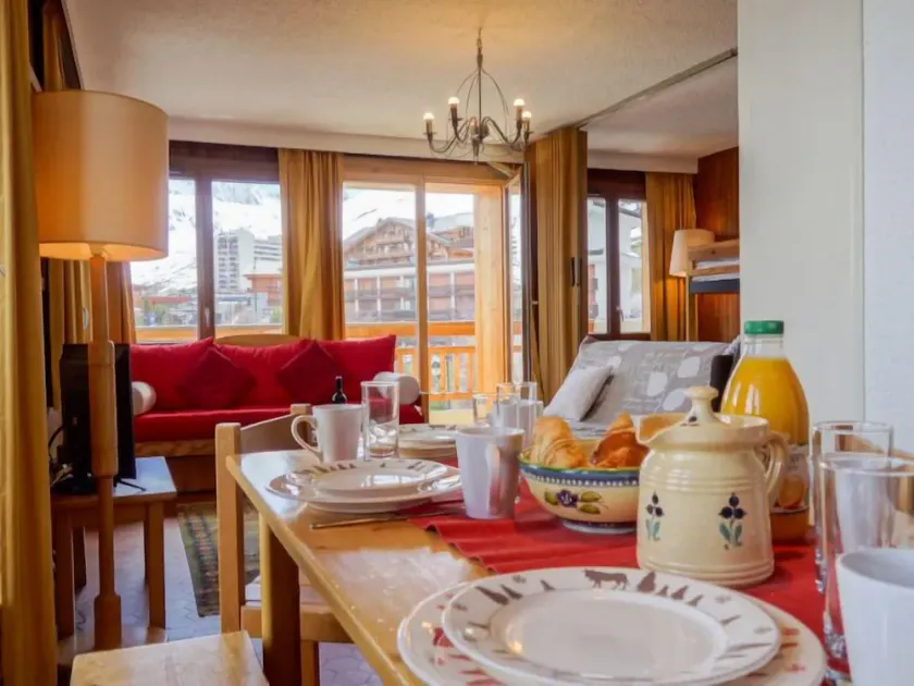 Apartment Les Grandes Balmes I et II - Le Lac-10 by Interhome - Image 1