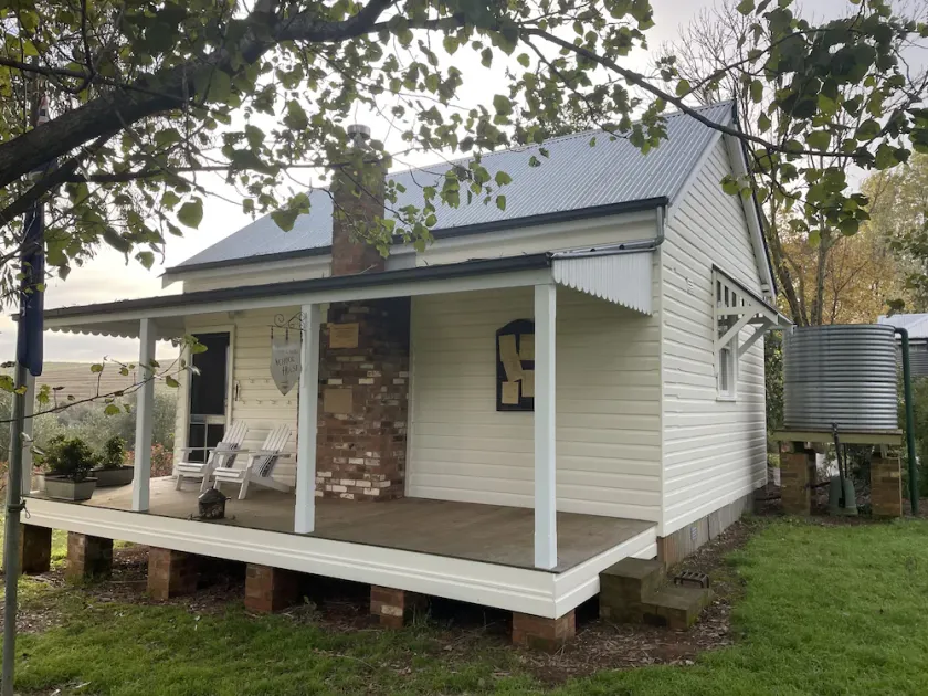 Two Creeks School House - Image 1