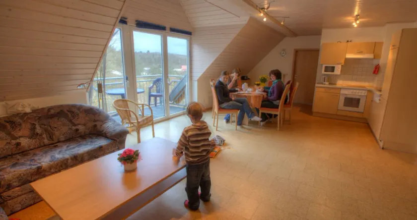 Geräumige 90qm Ferienwohnung mit Balkon, viele Freizeit-und Erlebnisangebote, kostenfreies WLAN - Image 1