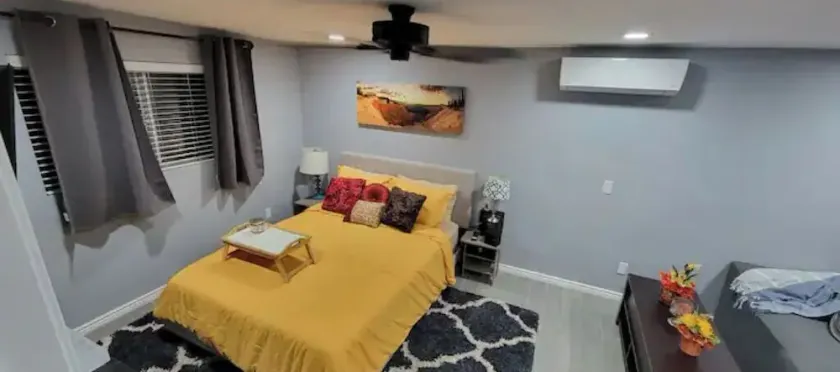 Private Master Suite with private entrance- IN-ROOM MASSAGE AVAILABLE! - Image 1
