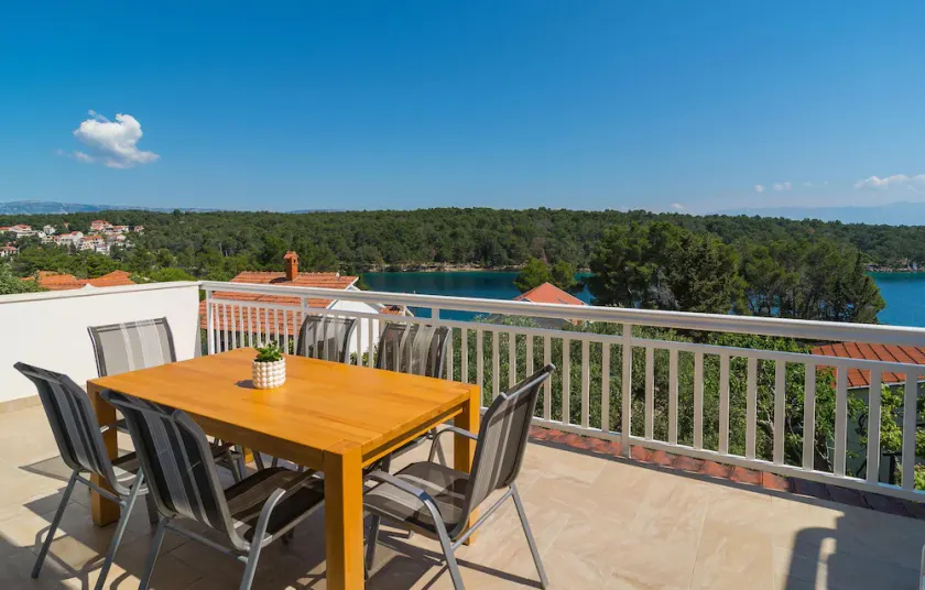Awesome Apartment In Vrboska With Wifi - Image 1