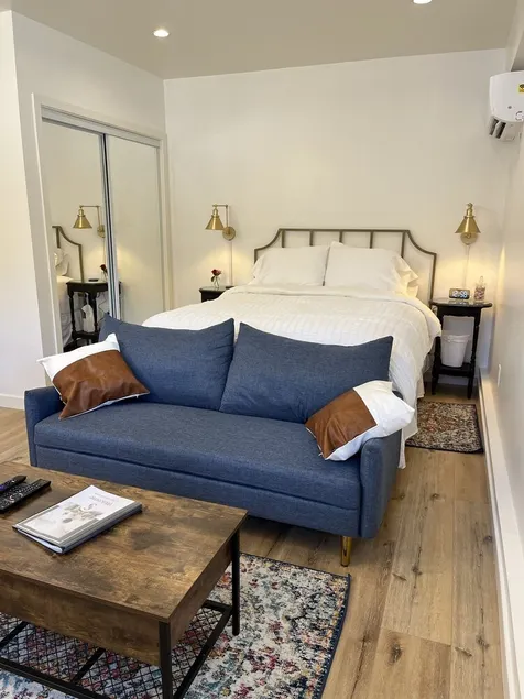 NEW! The Sycamore Suite! Charming Hidden Gem! NEW! - Image 1