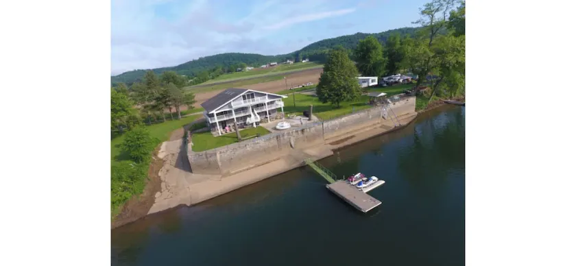 River house in Linden/Williamsport - Image 1