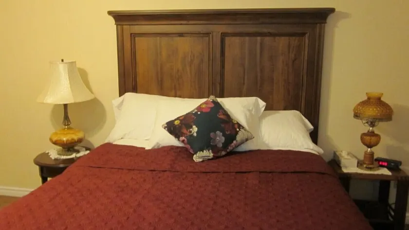 Chestnut Lane Bed & Breakfast - The Sand Room - Image 1