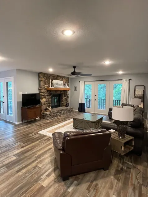 2BR 2Bath Condo Tree top view located at Lake Ouachita.. - Image 1