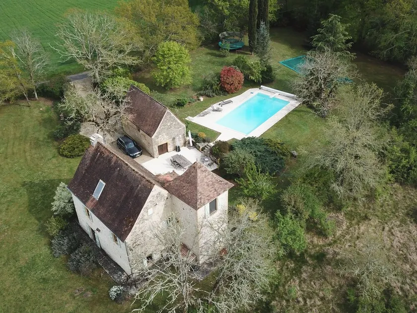 Character house with swimming pool between Lot and Dordogne - Image 1