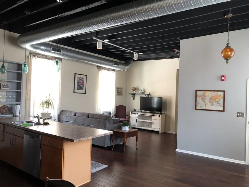 Downtown New Castle Indiana Condo Available for short-term and long-term stays.  - Image 1