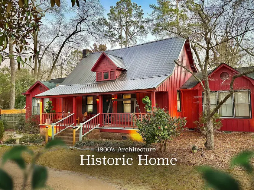 Historic Farmhouse King Master near DT, USC, Ft. J! Pets! - Image 1