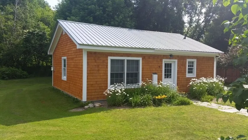 Charming cottage by Jay Peak - Image 1