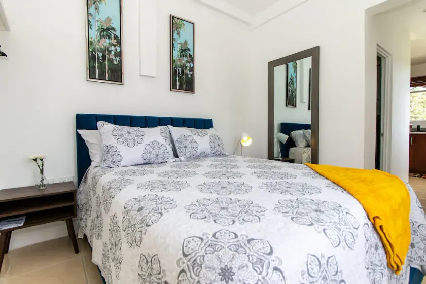 Runaway Bay Gem Suite - Image 1