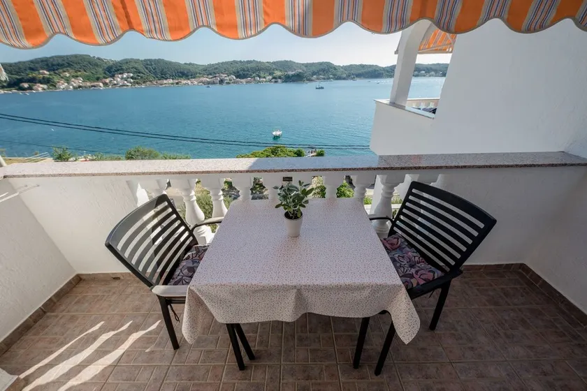 One bedroom apartment near beach Supetarska Draga - Gornja, Rab (A-11579-e) - Image 1