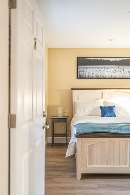 Luxury Inn - Unit 2 - Heart of New Glasgow - Image 1