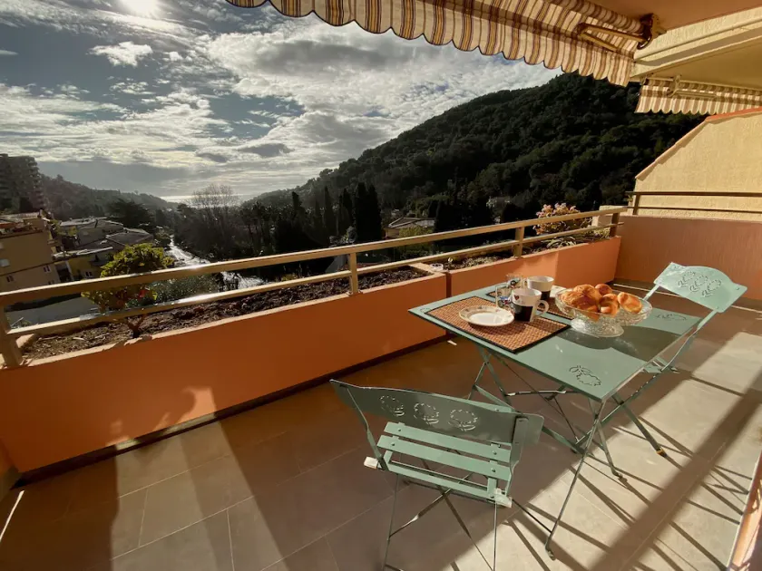 Superb T2 apartment in residence with swimming pool, tennis court and garage - Image 1