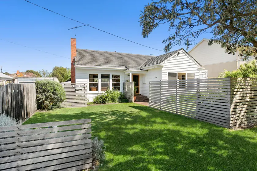 Raff's Beach House Barwon Heads - Image 1