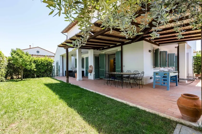 Delightful Tuscan caretteristic cottage in strategic location - Image 1