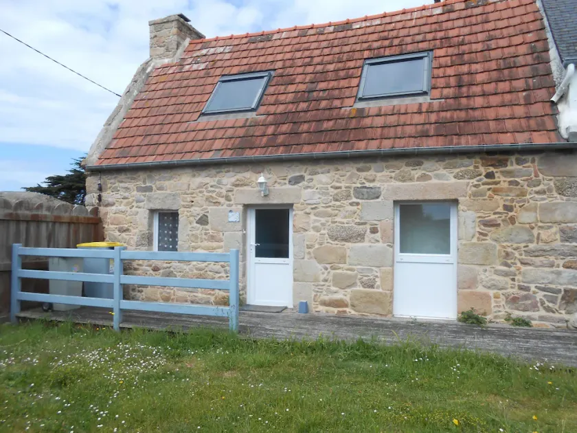 Fisherman's cottage nestled in the rocks of Trégastel, Pink Granite Coast - Image 1