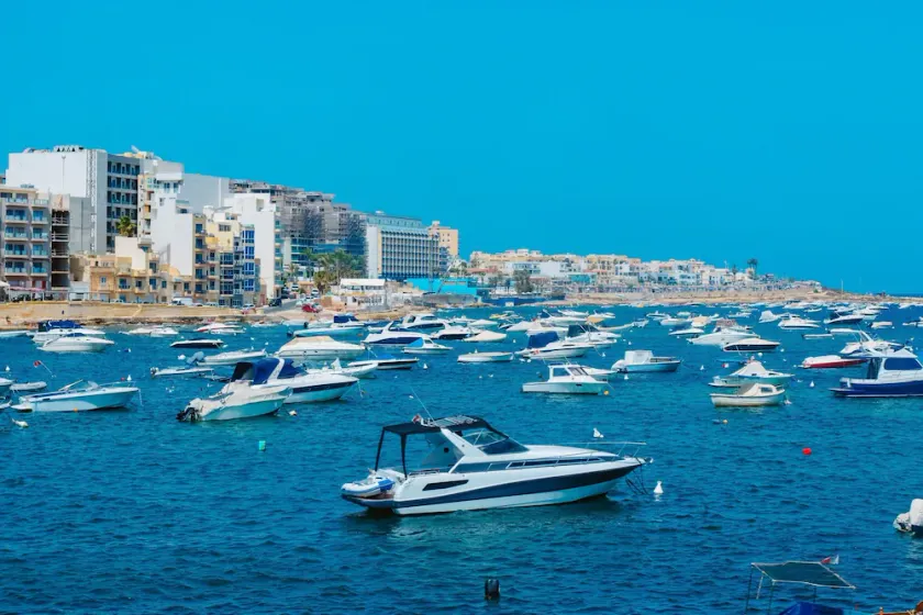 Modern Beautiful Pool And Sea Apt Qawra - Happy Rentals - Image 1