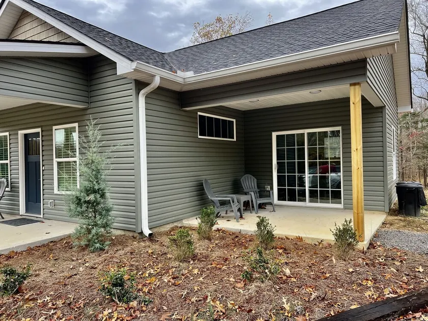 Center Hill Lake 2 Br Bungalow in Smithville, TN - Image 1