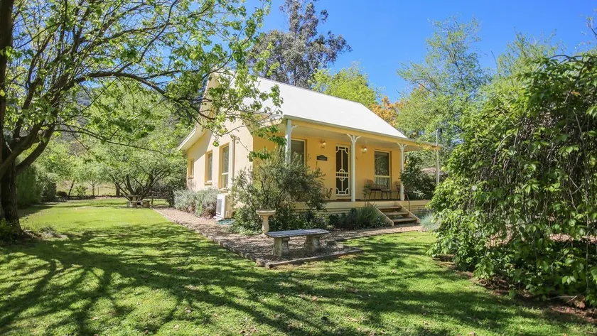Harrietville Cottage - Image 1