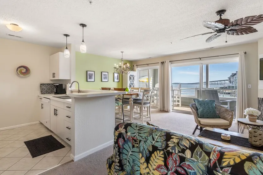 Pearl Of The Sound: Sound Views, Shared Pool - Image 1