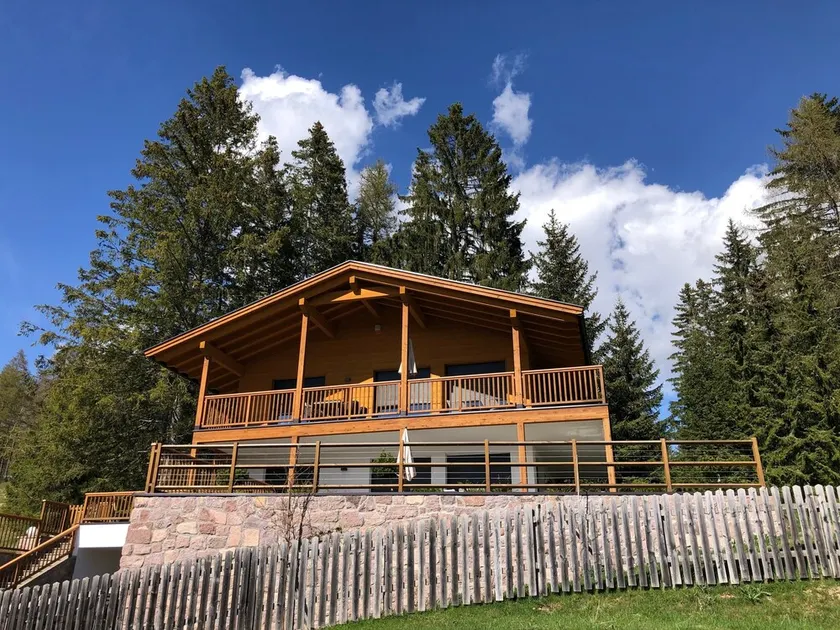 Ferienwohnung 'Piz Aich Natur Chalet Panorama' mit Bergblick, Balkon und WLAN - Image 1