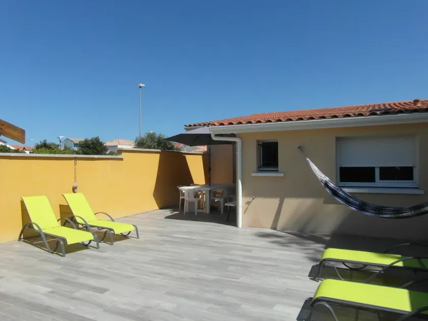 Pænt renoveret hus, moderne og komfortabelt, meget tæt på stranden! - Image 1